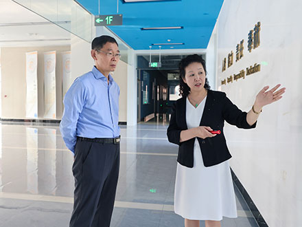 Academician Guo Dongming and his team from the Chinese Academy of Engineering visited ZIST