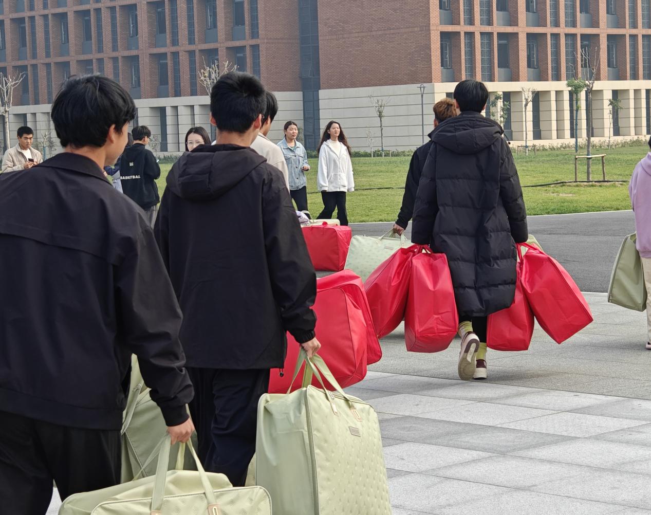 The School distributed Cotton Quilts to Students from Poor Families