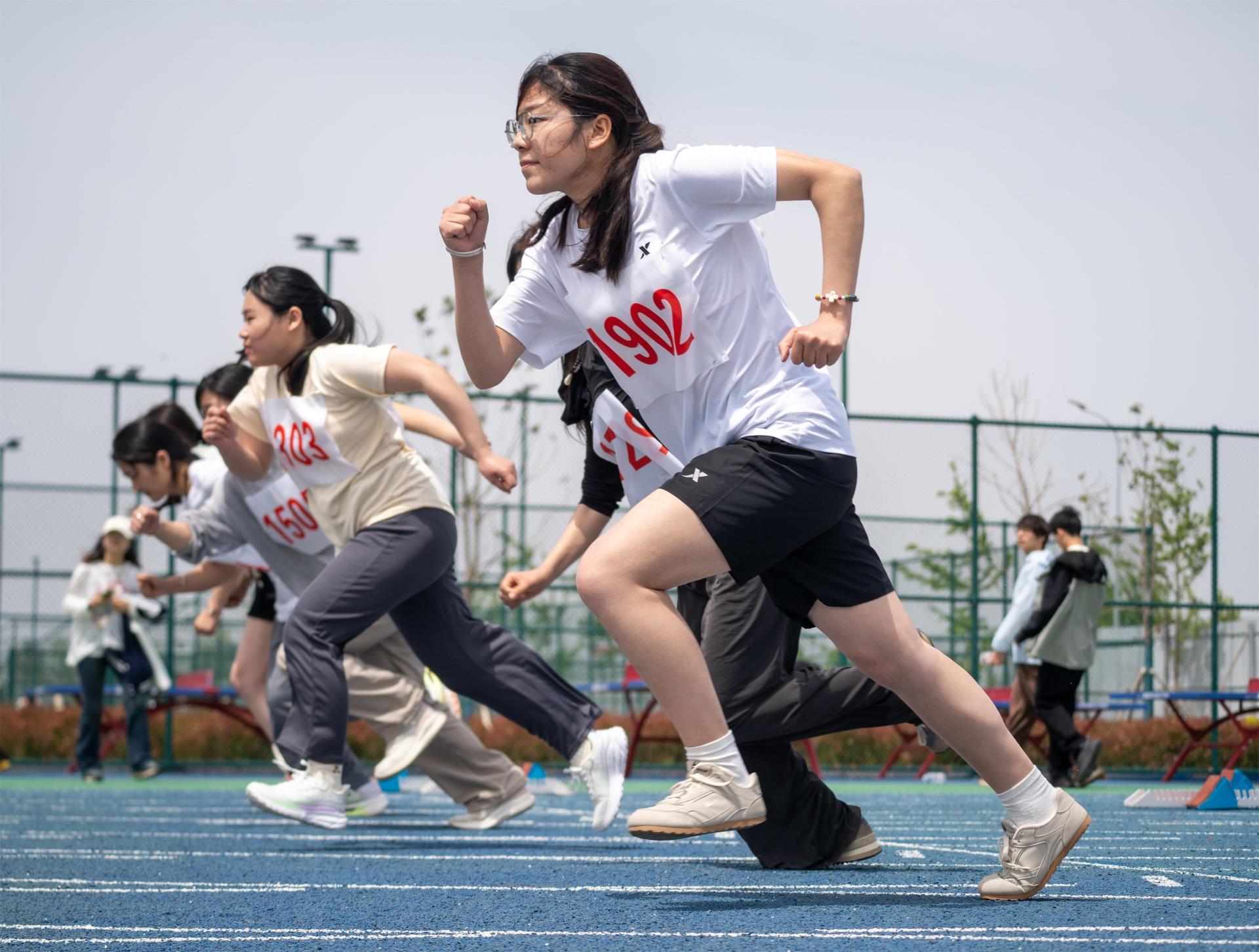 The school has held the third spring sports meeting