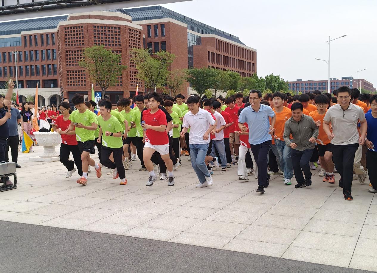 The Campus Marathon of our school started successfully